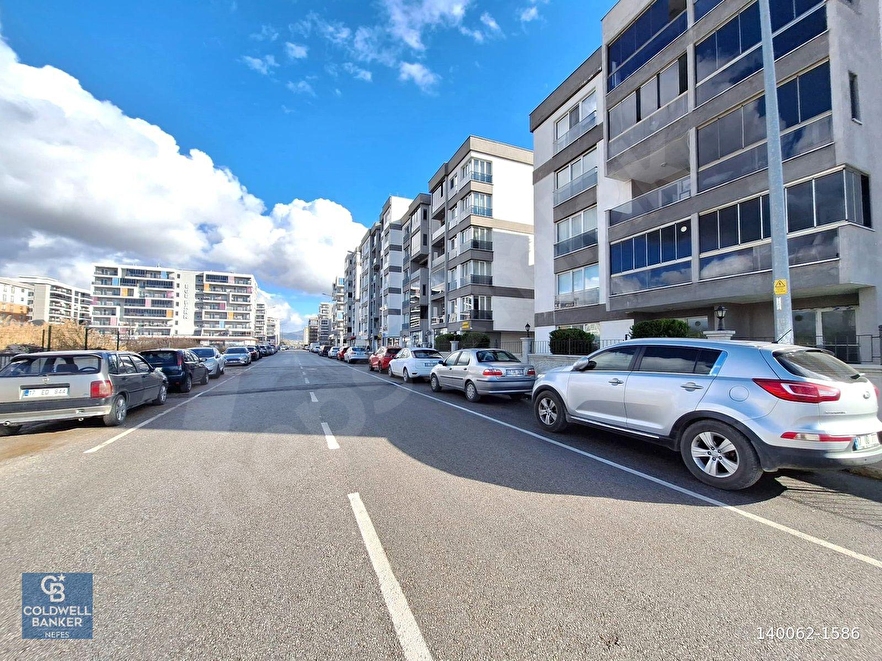 ÇANAKKALE İSMETPAŞA MH. SİTE İÇERİSİNDE 169 M² SATILIK 3+1 DAİRE