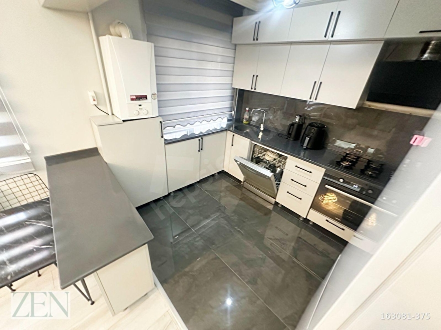 AYVALI MERKEZ CAMİ YAKINI FULL EŞYALI 40,000 KİRA GARANTİLİ 2+1