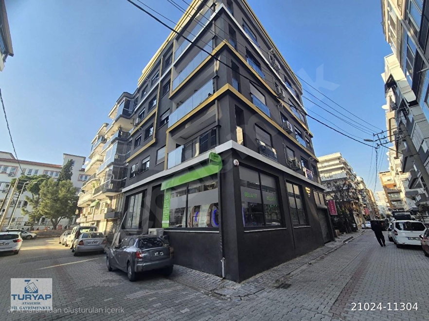Karşıyaka Girne Caddesi Yakını 3+1 Satılık Sıfır Köşe Daire