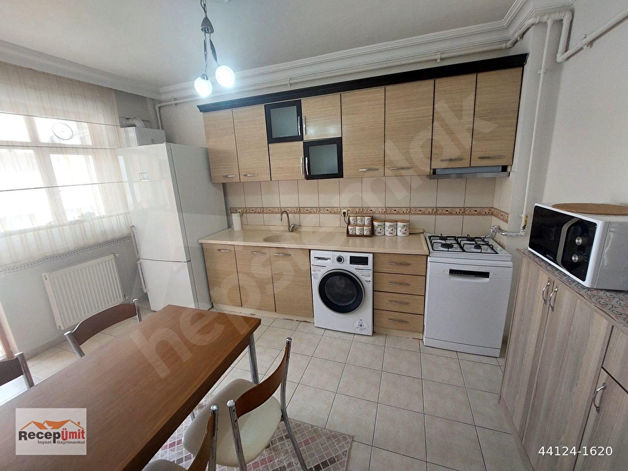 RECEP ÜMİT EMLAK'TAN HACISEYİT MAHALLESİNDE  SATILIK 3+1 DAİRE