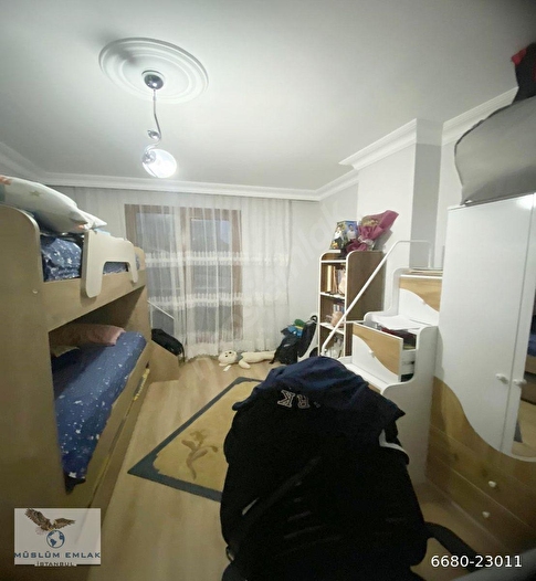 AVCILAR CİHANGİRDE SATILIK 2+1 2.KATTA 8 YILLIK BİNA