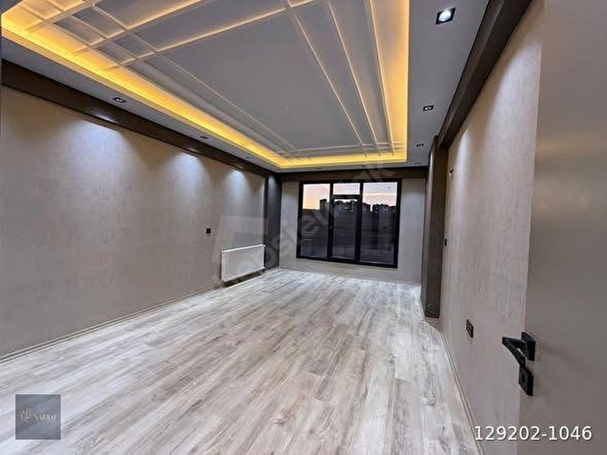 SARRAFTAN SİTE İÇERİSİNDE BEYLİKDÜZÜ CUMHURİYETTE 2+1 DAİRE