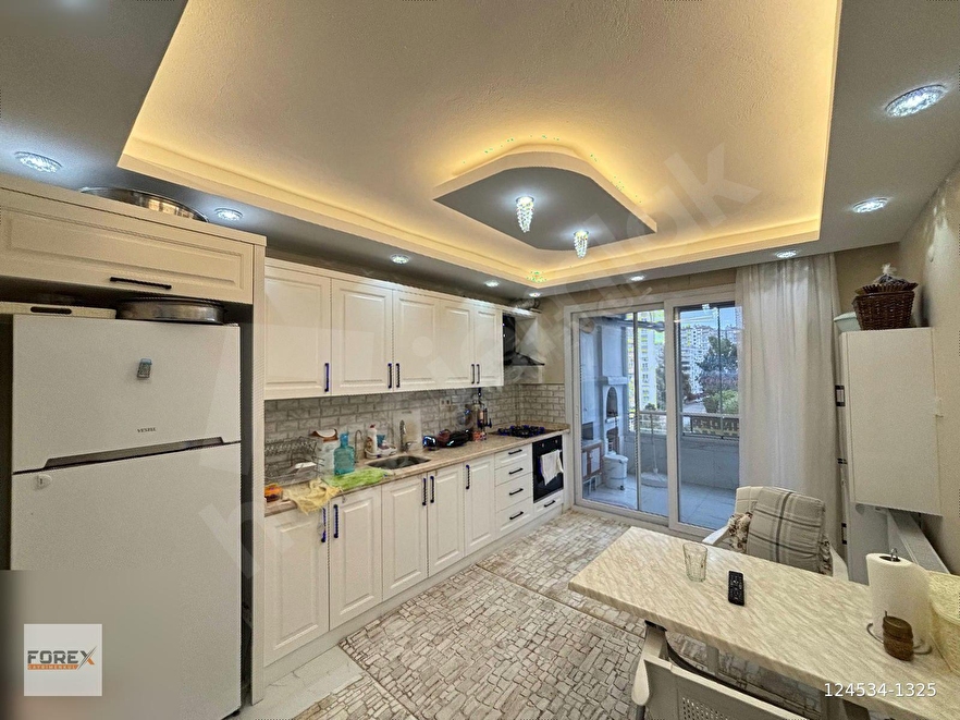 FOREXTEN MEZİTLİNİN GÖZDE SİTESİNDE GENİŞ OTURUMLU LÜX FERAH 3+1