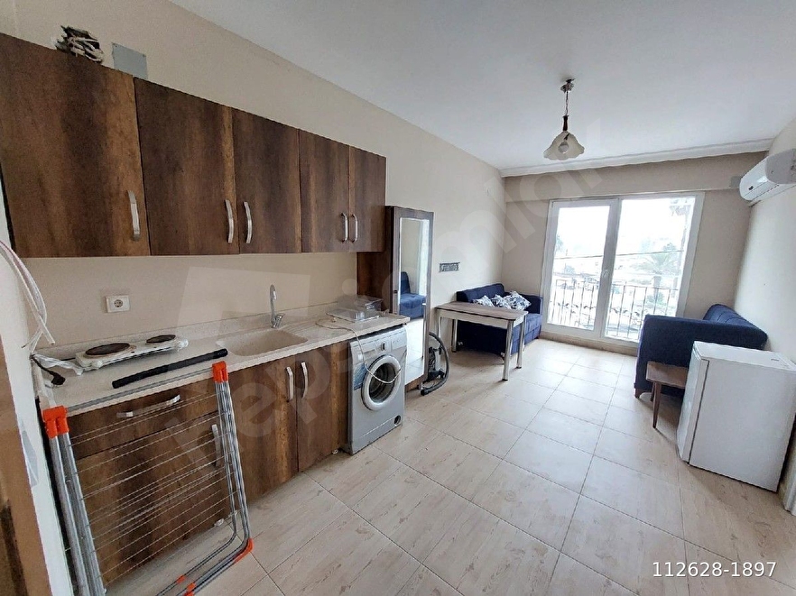 ANTAKYA MERKEZDE  CADDE USTU  FULL EŞYALI  1+1 SATILIK