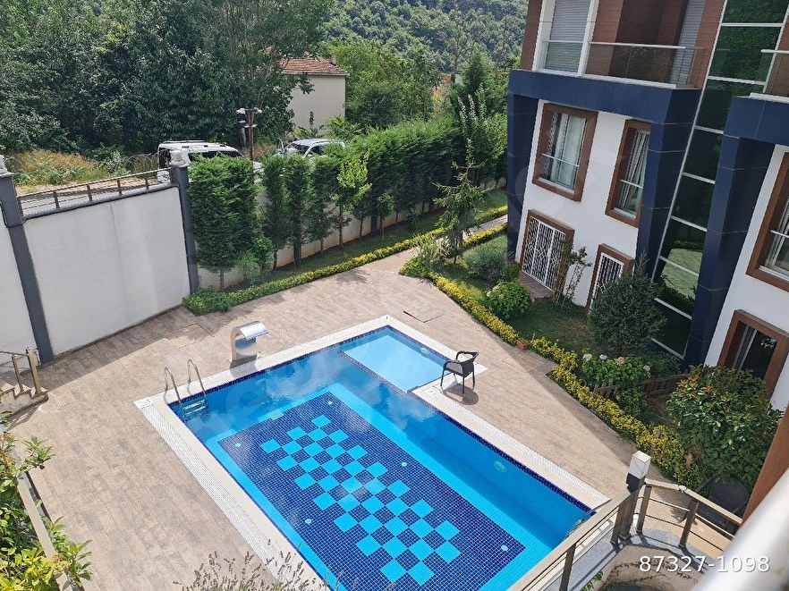 SARİYER MADEN TÜNELE 2DK BUTİK SİTE İÇERİSİNDE FIRSAT BAHÇE DUBLEKS