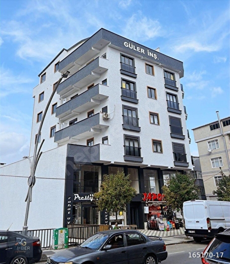 ÇAYIROVA İSTİKLAL CADDE ÜZERİNDE ASANSÖRLÜ 3+1 DAİRE ÖN CEPHELİ