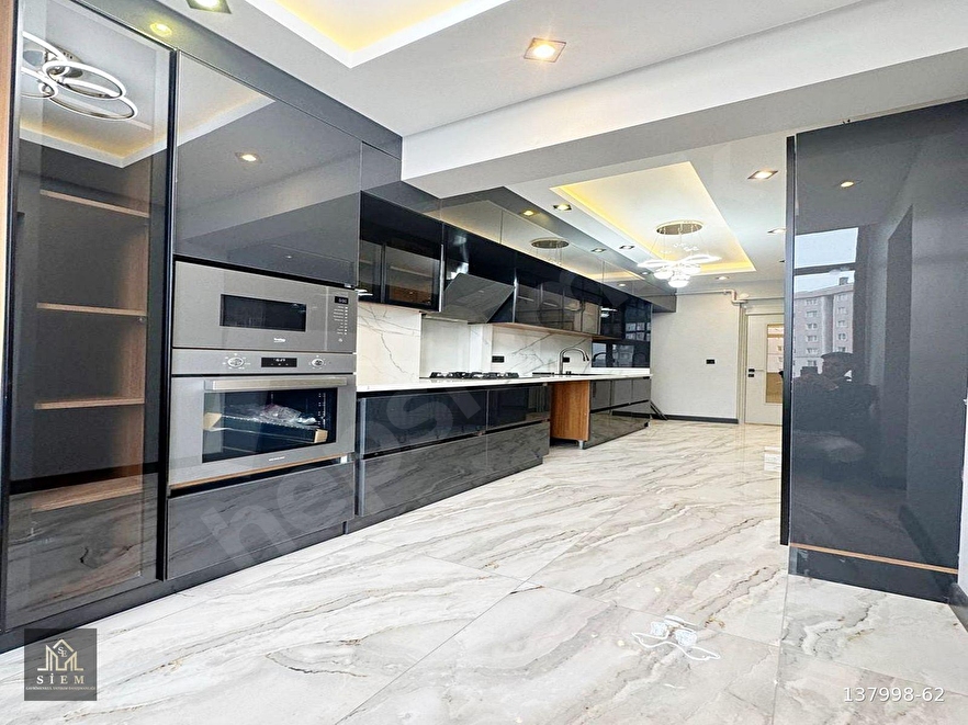 SİEM'den BARIŞ MAHALLESİNİN EN GÖZDE DAİRESİ! ÖZEL TASARIM 3+1!