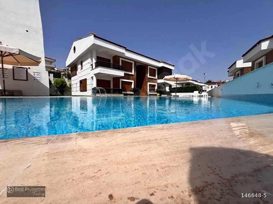 FIRSAT!! Kuşadası kadınlar denizi, bahçe katı, köşe konum, 2+1 eşyalı daire