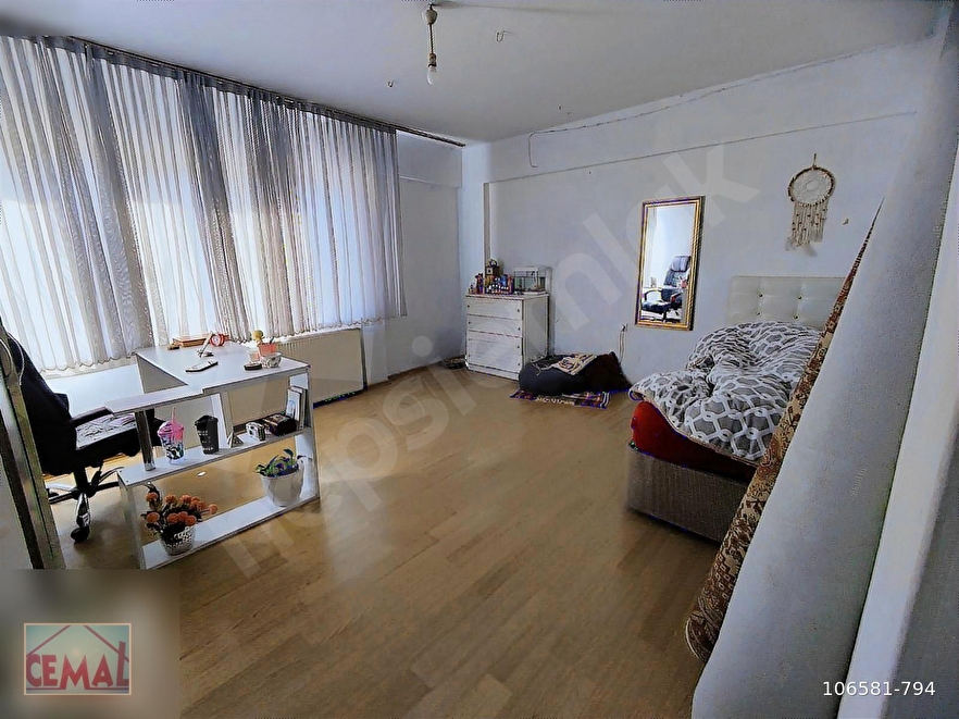 CEMAL EMLAK BURSA YILDIRIIM YEŞİL İNCİRLİ CAD. KÖŞE DAİRE FERAH