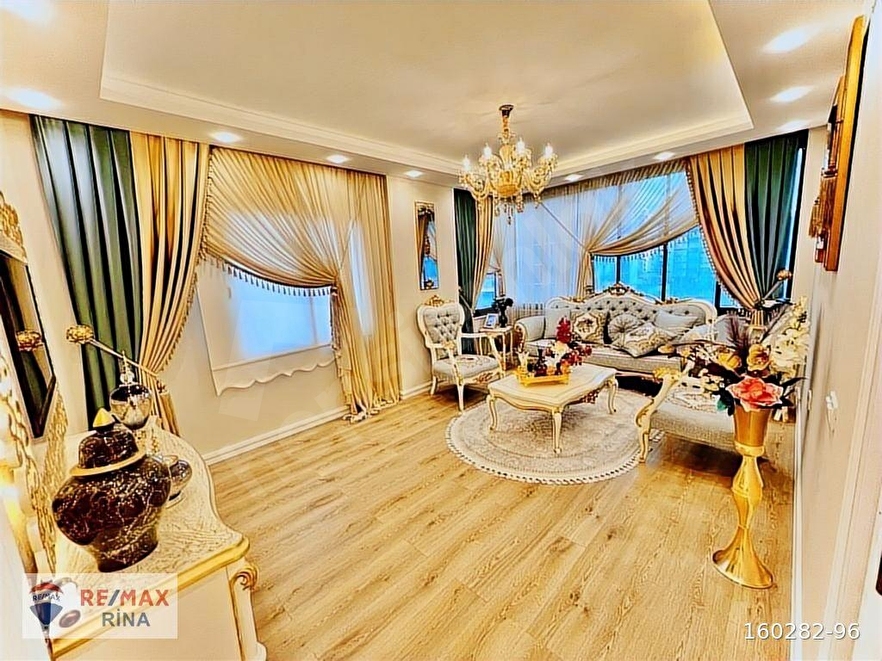 REMAX RİNA'DAN HAVUZLU SİTE İÇERISİNDE ULTRA LÜKS 4+1 DAİRE